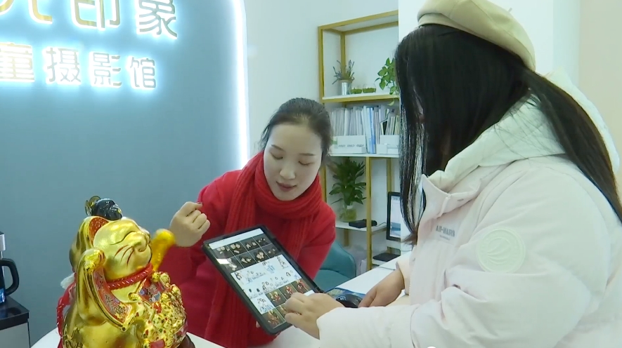 我们的节日春节丨市民拍摄全家福记录幸福团圆时刻